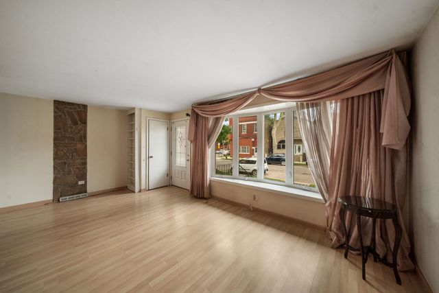 3753 S Emerald Avenue, Chicago, IL 60609
