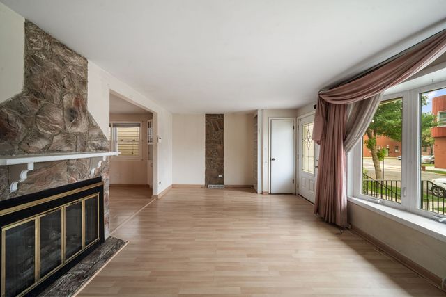3753 S Emerald Avenue, Chicago, IL 60609