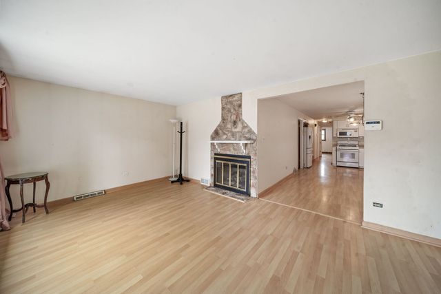 3753 S Emerald Avenue, Chicago, IL 60609
