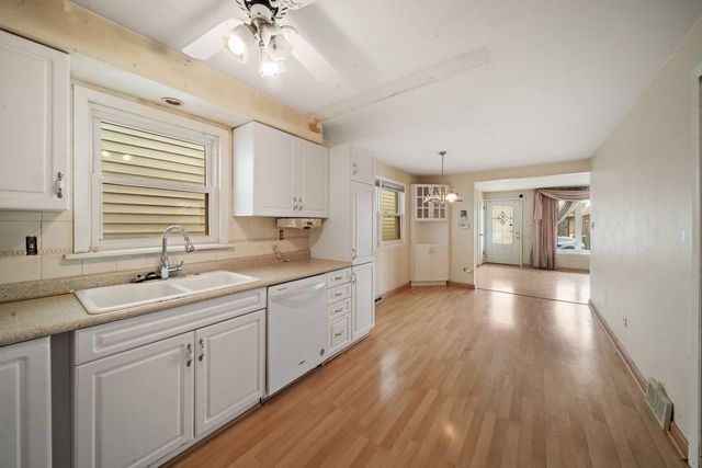 3753 S Emerald Avenue, Chicago, IL 60609