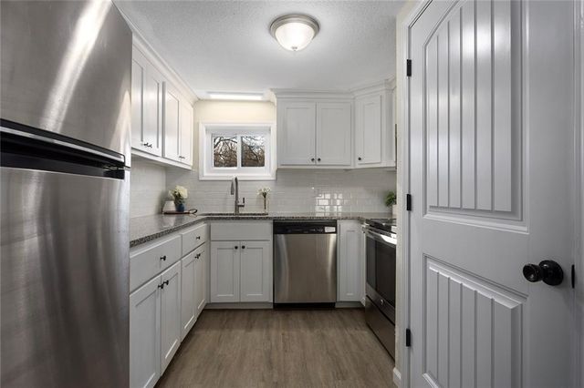 17405 E 228th Street, Harrisonville, MO 64701