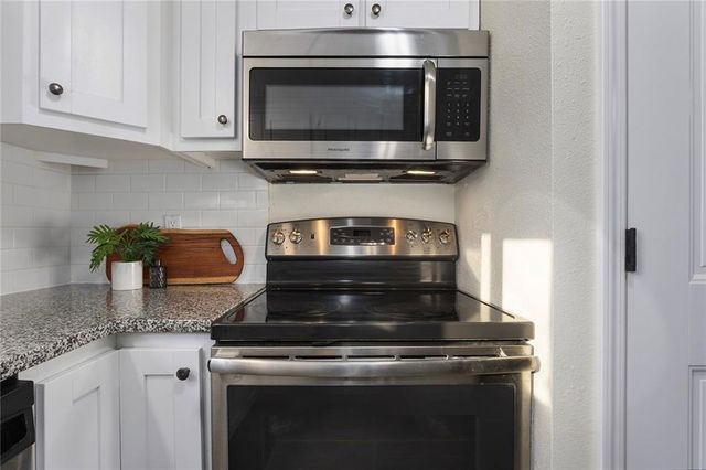 17405 E 228th Street, Harrisonville, MO 64701