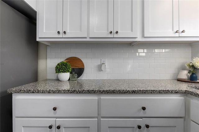 17405 E 228th Street, Harrisonville, MO 64701