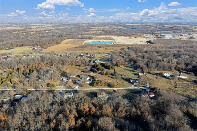 17405 E 228th Street, Harrisonville, MO 64701