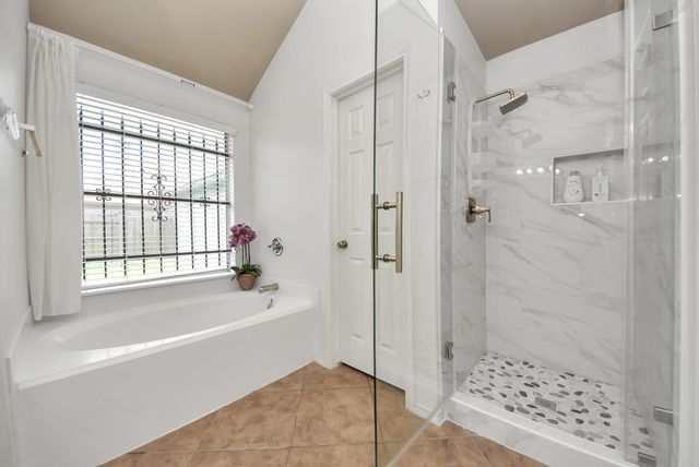 9302 Water Edge Point Lane, Humble, TX 77396