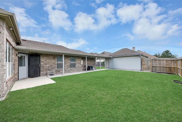 9302 Water Edge Point Lane, Humble, TX 77396