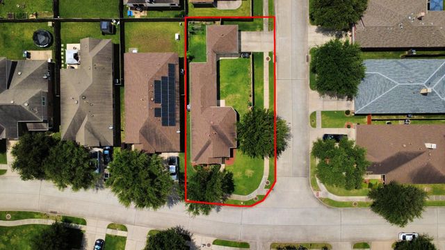 9302 Water Edge Point Lane, Humble, TX 77396