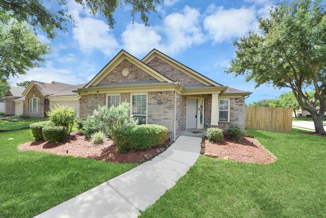 9302 Water Edge Point Lane, Humble, TX 77396