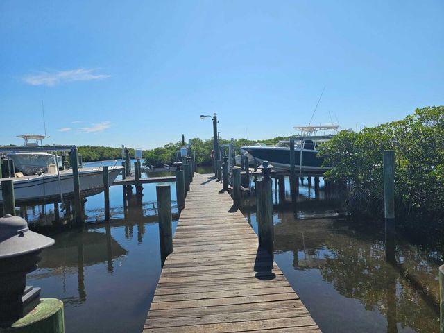 8289 SE PILOTS COVE Terrace, Hobe Sound, FL 33455