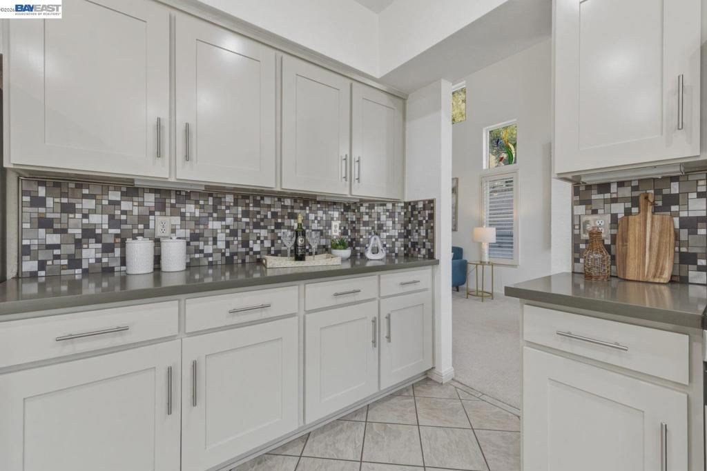 Image 10 of property listing at 5689 Mollie Cir, Livermore, CA 94551