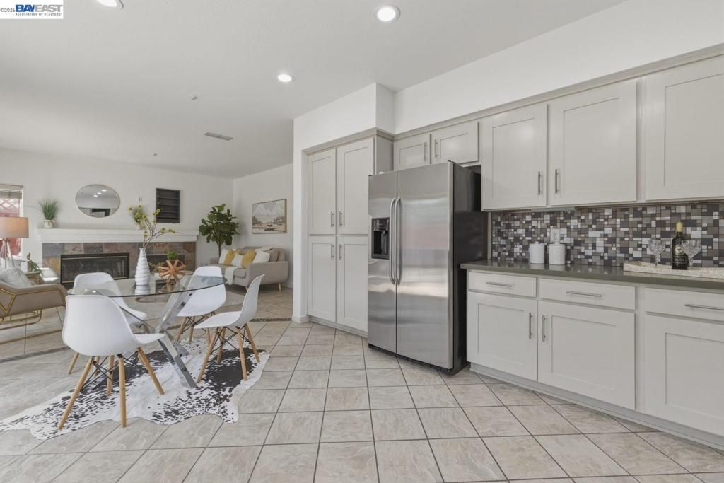 Image 11 of property listing at 5689 Mollie Cir, Livermore, CA 94551