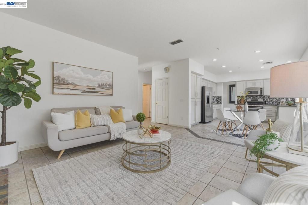 Image 15 of property listing at 5689 Mollie Cir, Livermore, CA 94551