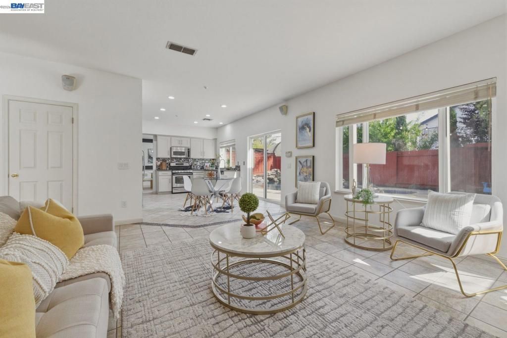 Image 16 of property listing at 5689 Mollie Cir, Livermore, CA 94551