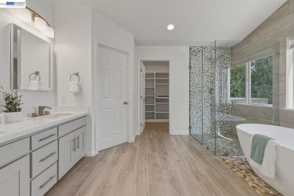 Image 26 of property listing at 5689 Mollie Cir, Livermore, CA 94551