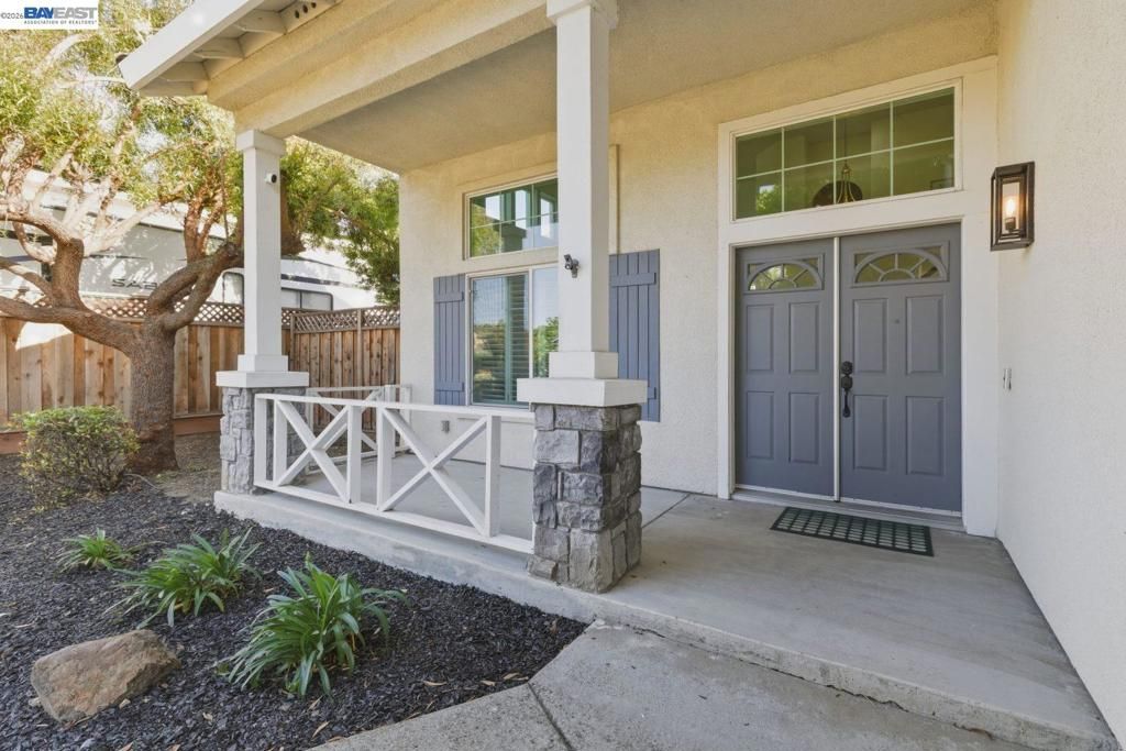 Image 3 of property listing at 5689 Mollie Cir, Livermore, CA 94551