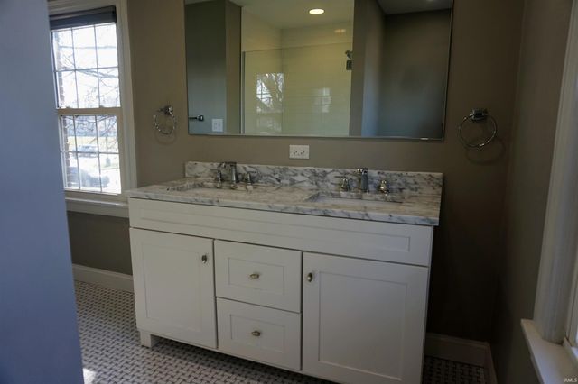 417 Bennighof Avenue, Evansville, IN 47714