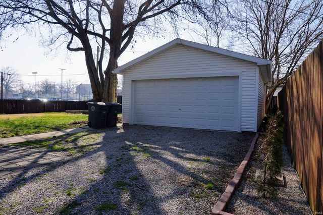 417 Bennighof Avenue, Evansville, IN 47714