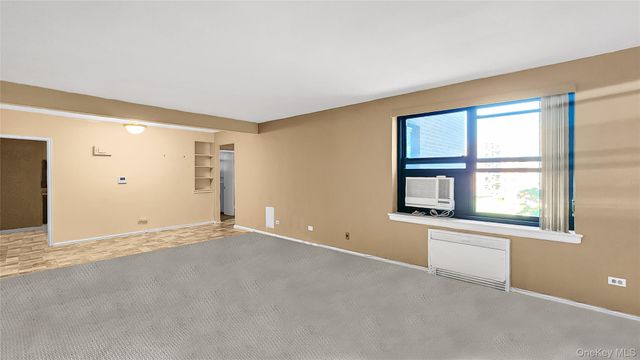 73-55 210th Street 4J, Oakland Gardens, NY 11364