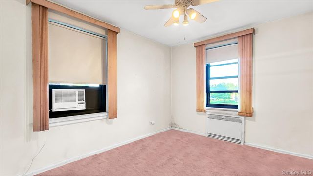 73-55 210th Street 4J, Oakland Gardens, NY 11364
