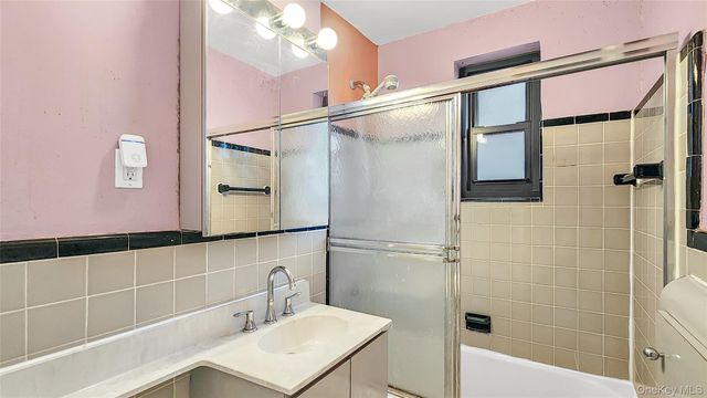 73-55 210th Street 4J, Oakland Gardens, NY 11364