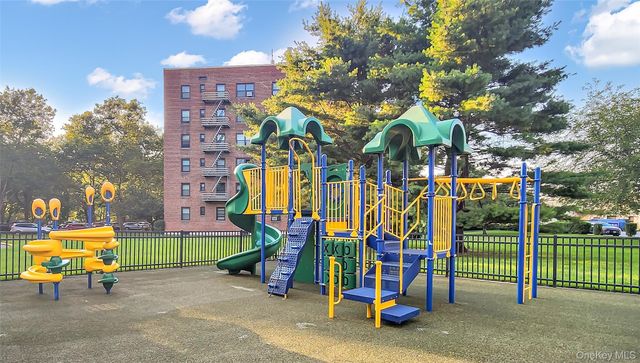 73-55 210th Street 4J, Oakland Gardens, NY 11364