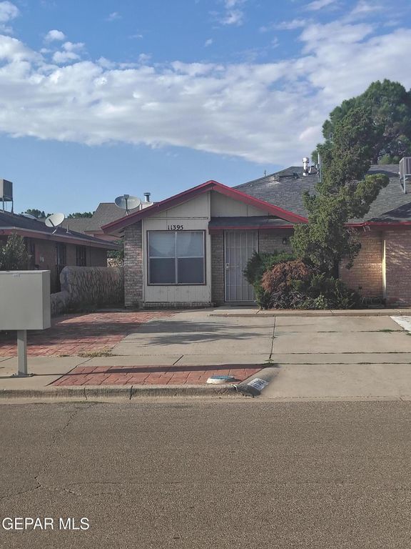 11395 Lake Erie Drive, El Paso, TX 79936