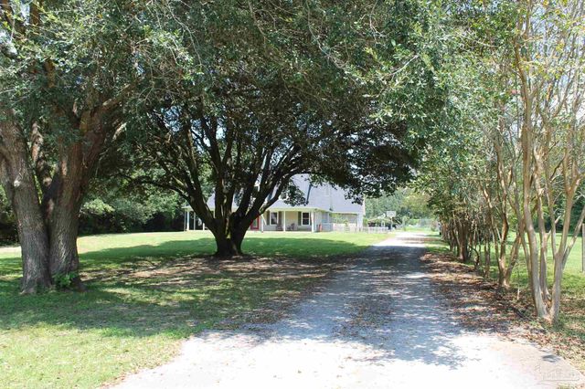 5540 Forest Hills Ln, Milton, FL 32570