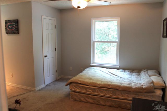 5540 Forest Hills Ln, Milton, FL 32570