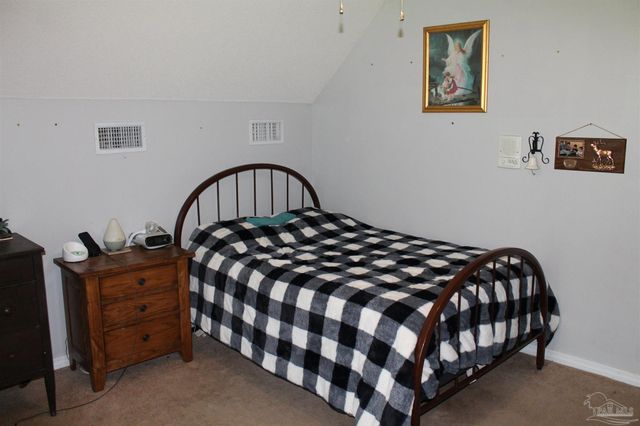 5540 Forest Hills Ln, Milton, FL 32570