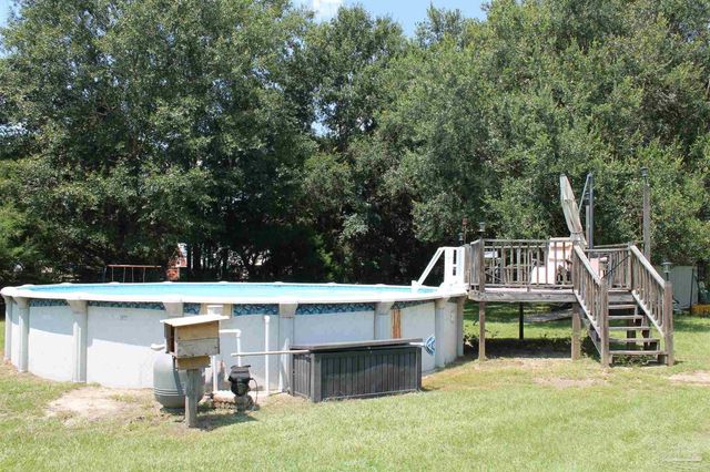 5540 Forest Hills Ln, Milton, FL 32570