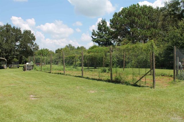 5540 Forest Hills Ln, Milton, FL 32570