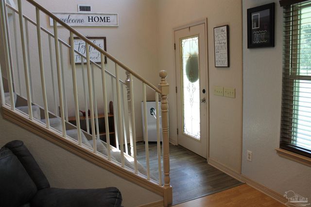 5540 Forest Hills Ln, Milton, FL 32570