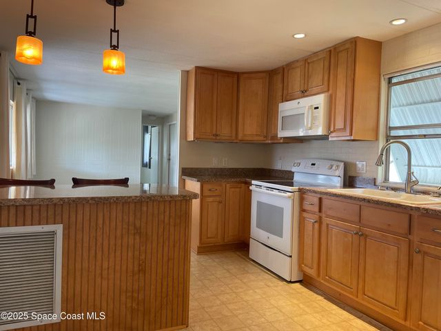 558 Marnie Circle, Melbourne, FL 32904