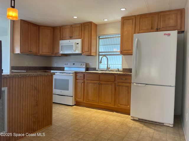 558 Marnie Circle, Melbourne, FL 32904