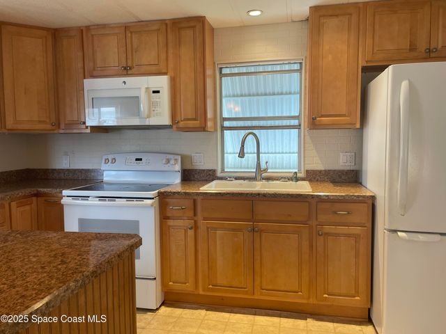 558 Marnie Circle, Melbourne, FL 32904