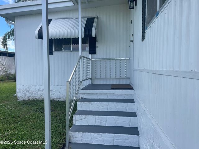 558 Marnie Circle, Melbourne, FL 32904