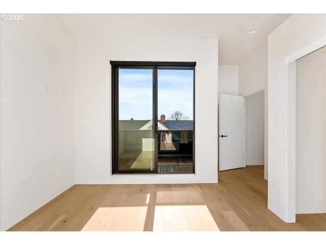 2268 Se DIVISION St, Portland, OR 97202