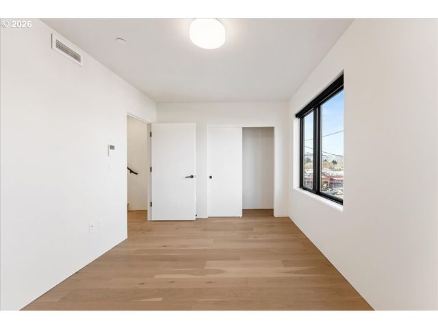 2268 Se DIVISION St, Portland, OR 97202