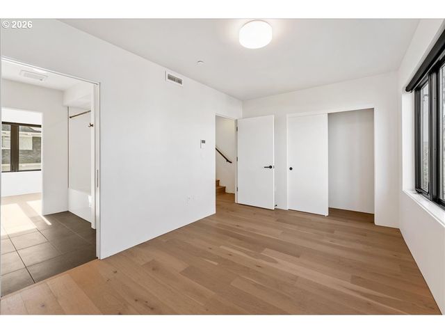 2268 Se DIVISION St, Portland, OR 97202