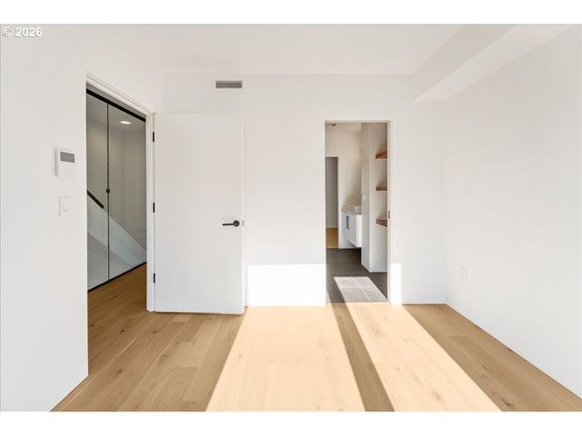 2268 Se DIVISION St, Portland, OR 97202