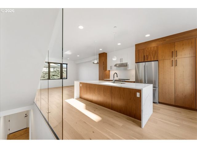 2268 Se DIVISION St, Portland, OR 97202