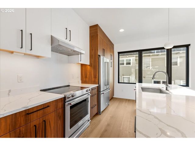 2268 Se DIVISION St, Portland, OR 97202