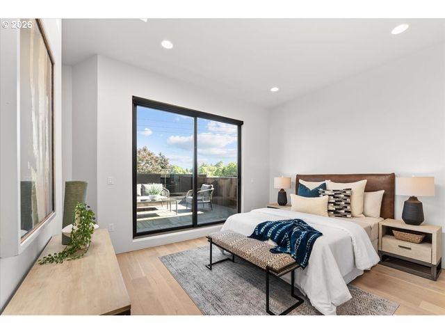 2268 Se DIVISION St, Portland, OR 97202