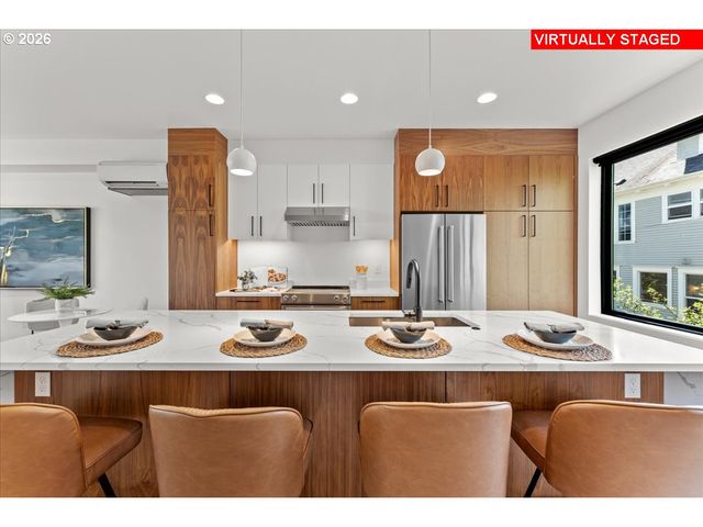 2268 Se DIVISION St, Portland, OR 97202