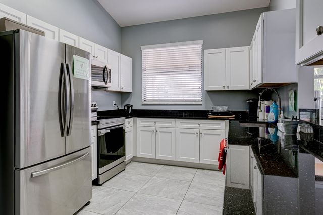 3237 Perimeter Drive 2512, Greenacres, FL 33467