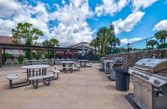 3237 Perimeter Drive 2512, Greenacres, FL 33467