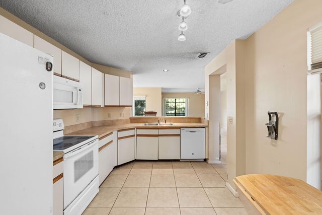 3237 Perimeter Drive 2512, Greenacres, FL 33467
