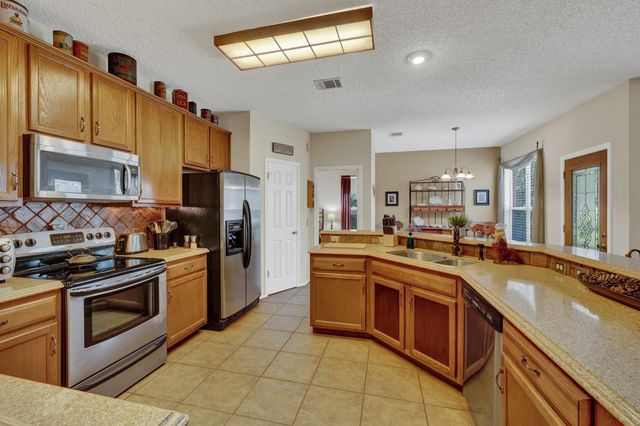6661 Ruxton LN, Austin, TX 78749