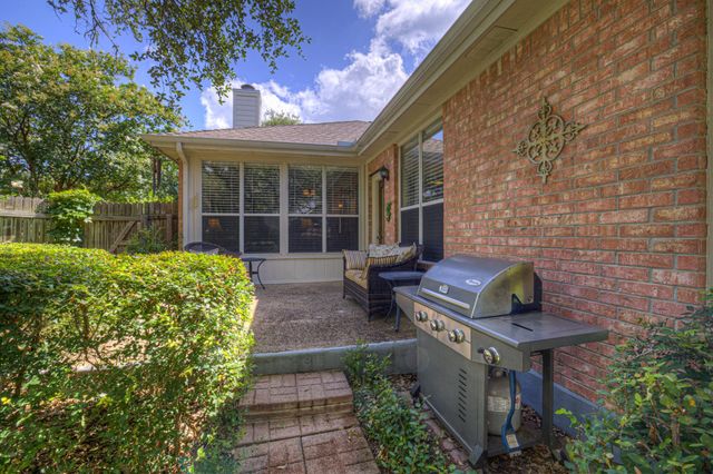 6661 Ruxton LN, Austin, TX 78749