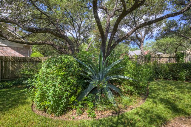 6661 Ruxton LN, Austin, TX 78749